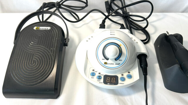 ヨシダ社のアルジネート印象材自動練和器／みきさん3（Clean Mixer DM